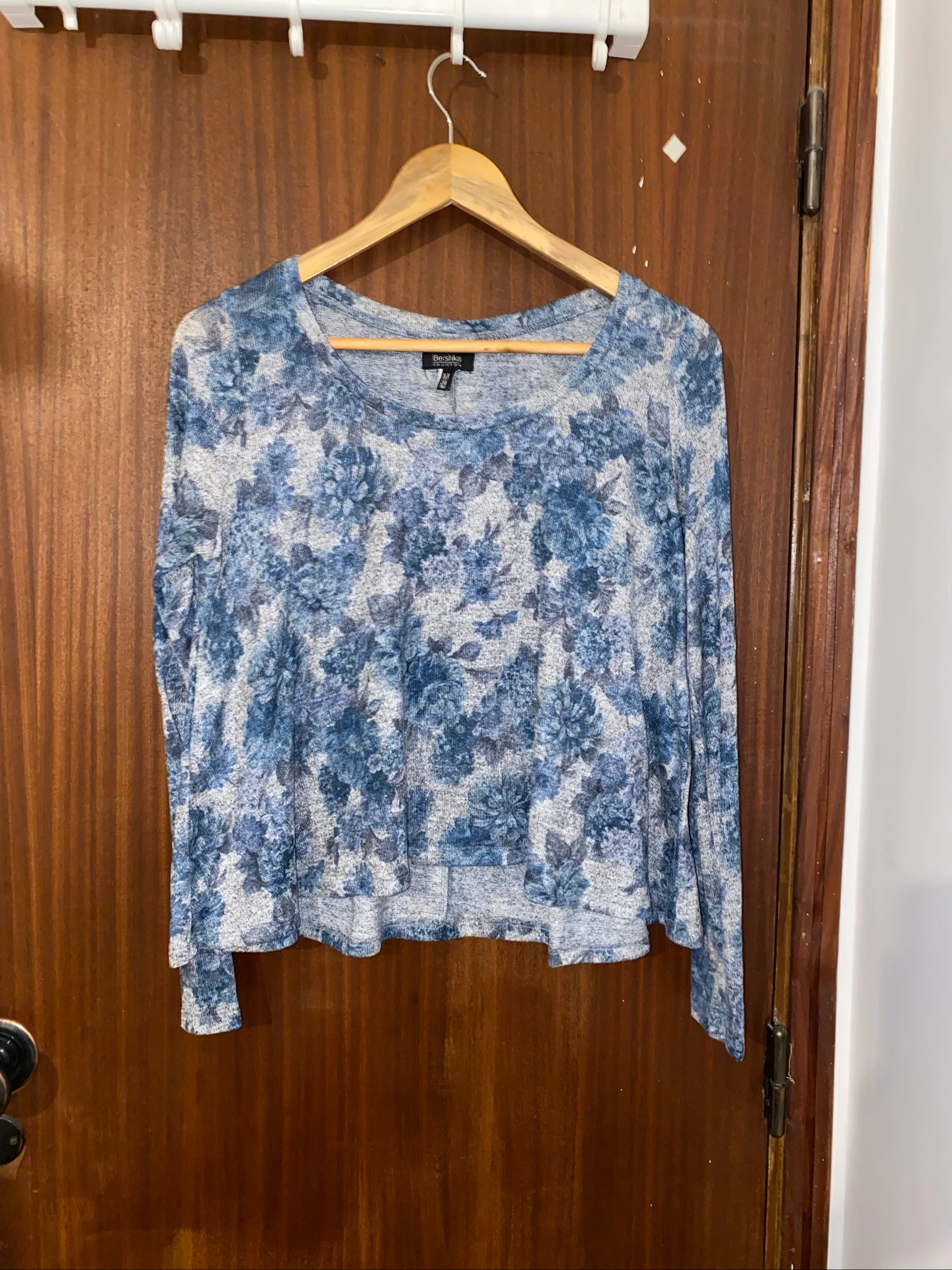 Camisola floral azul Bershka